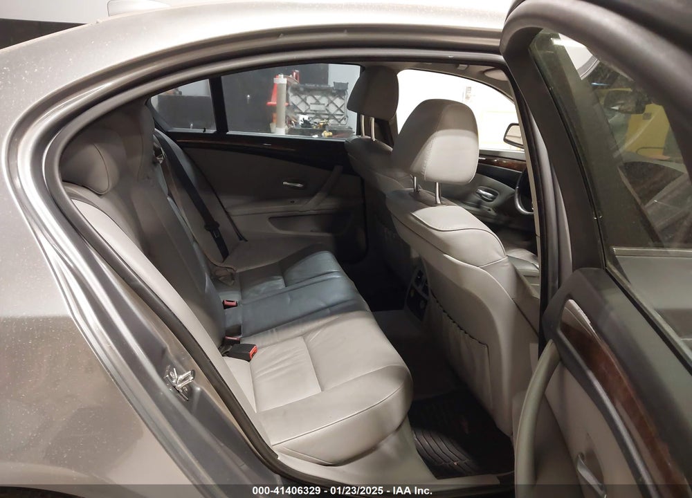2008 BMW 535I VIN: WBANW13588CZ72132
