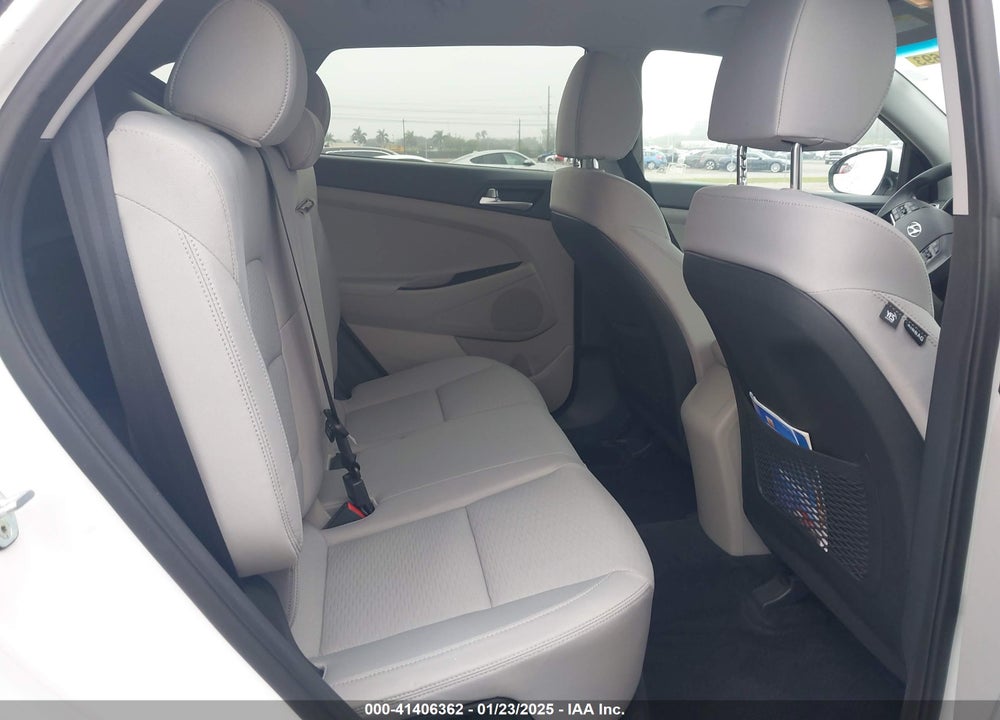 2020 HYUNDAI TUCSON SE VIN: KM8J23A43LU160688