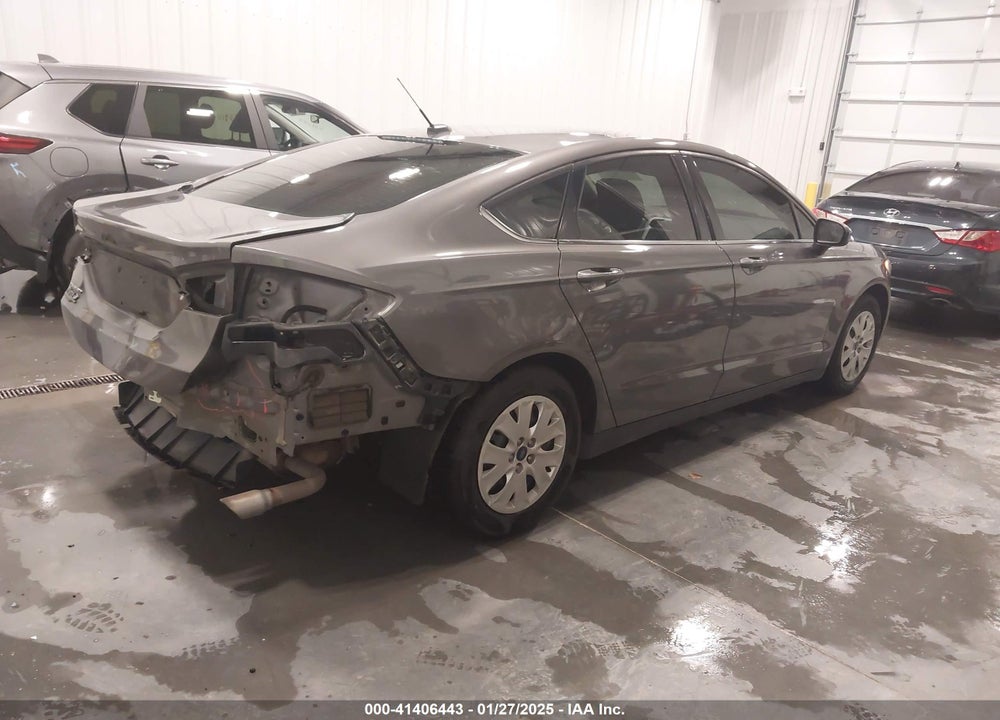 2014 FORD FUSION S VIN: 1FA6P0G7XE5388704