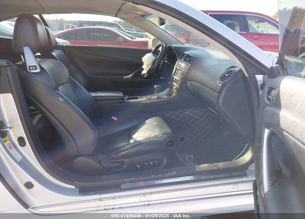 2010 LEXUS IS 250C VIN: JTHFF2C29A2502320
