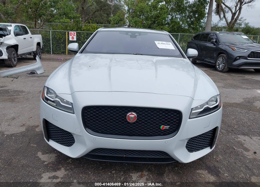 2018 JAGUAR XF VIN: SAJBG4FV9JCY55697