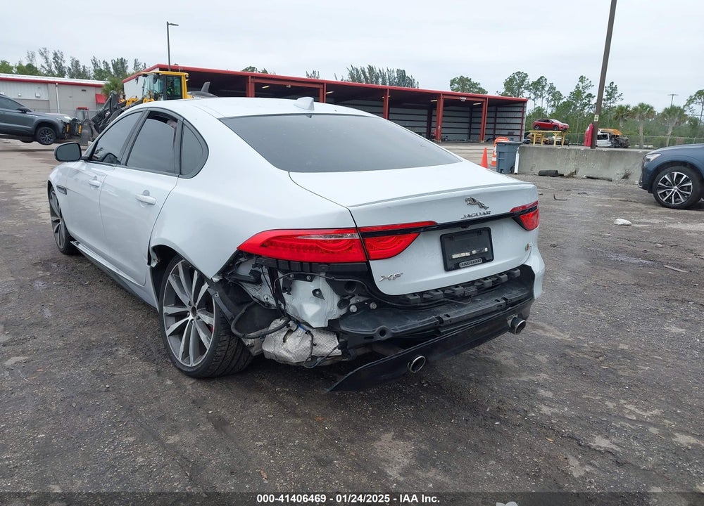 2018 JAGUAR XF VIN: SAJBG4FV9JCY55697