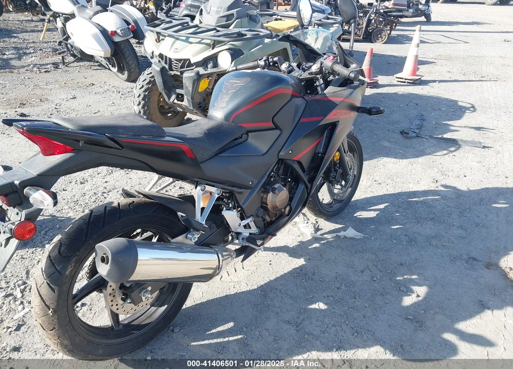 2018 HONDA CBR300 R VIN: MLHNC5107J5400745