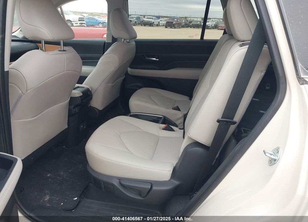 2024 TOYOTA GRAND HIGHLANDER VIN: 5TDAAAB50RS042470