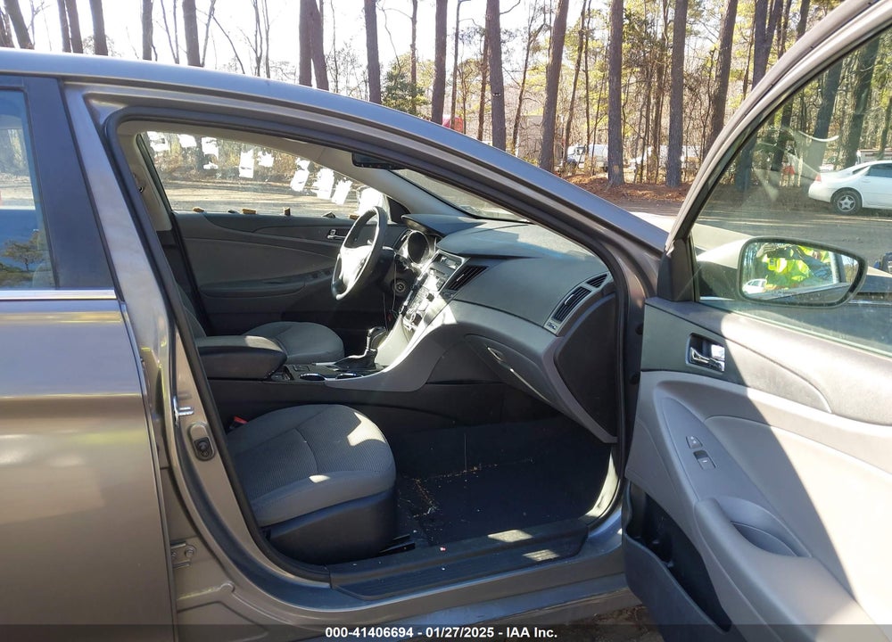 2013 HYUNDAI SONATA VIN: 5NPEB4AC5DH744010