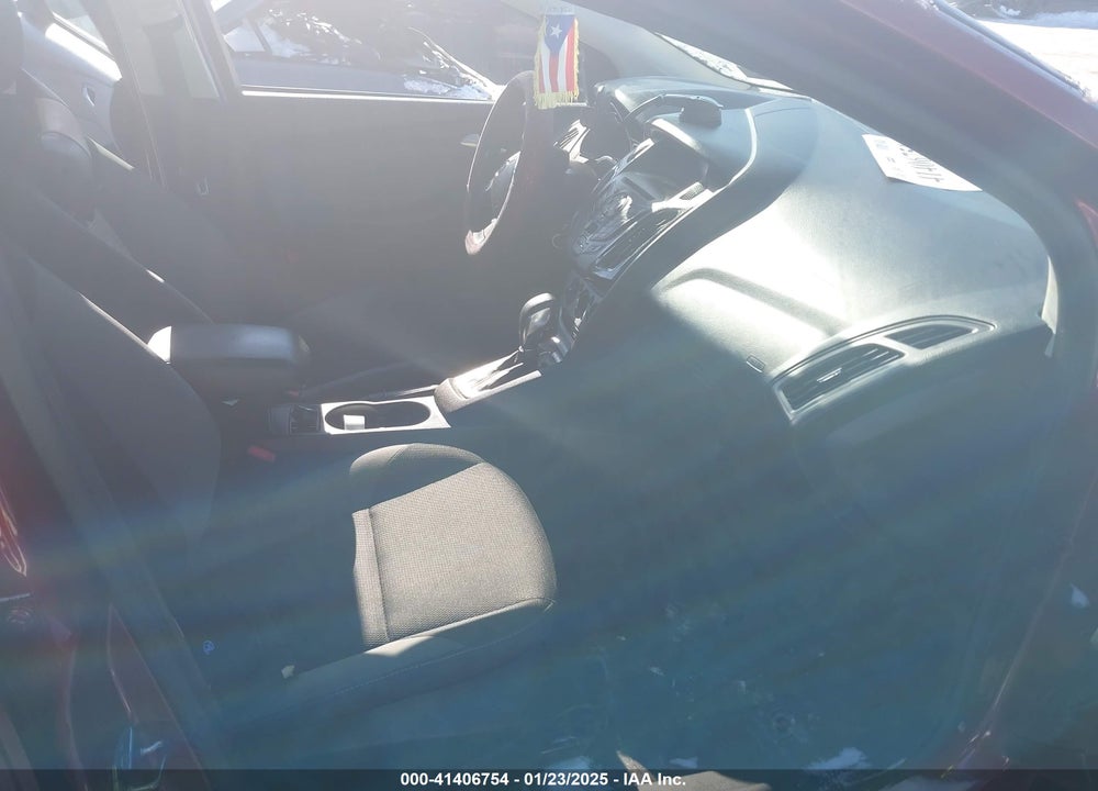 2014 FORD FOCUS VIN: 1FADP3F27EL240178