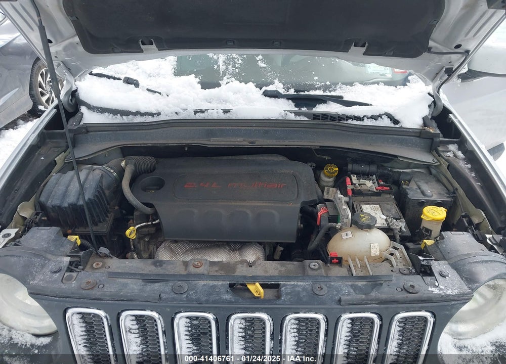 2016 JEEP RENEGADE LATITUDE VIN: ZACCJBBT6GPD44935