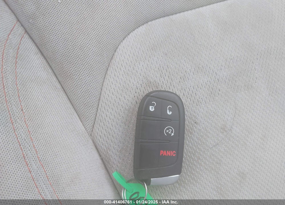 2016 JEEP RENEGADE LATITUDE VIN: ZACCJBBT6GPD44935