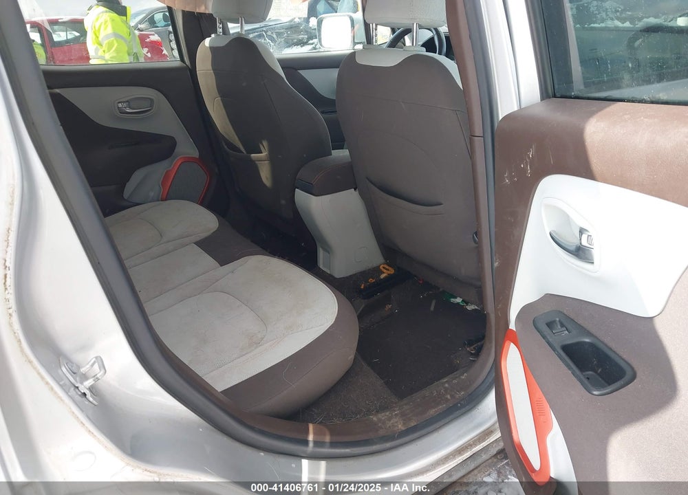 2016 JEEP RENEGADE LATITUDE VIN: ZACCJBBT6GPD44935