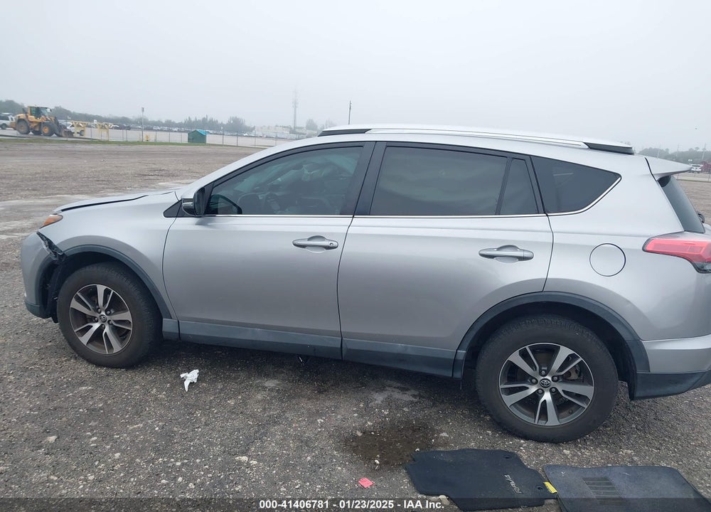 2016 TOYOTA RAV4 XLE VIN: 2T3WFREVXGW302855