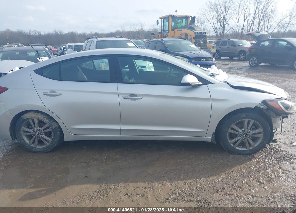 2018 HYUNDAI ELANTRA VIN: 5NPD84LF2JH222481