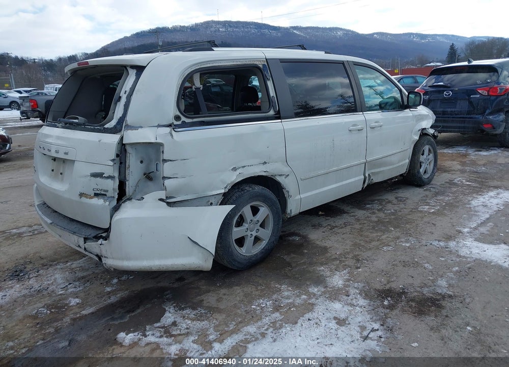 2011 DODGE GRAND CARAVAN CREW VIN: 2D4RN5DG0BR679261