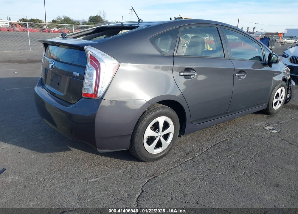 2014 TOYOTA PRIUS VIN: JTDKN3DUXE0385017