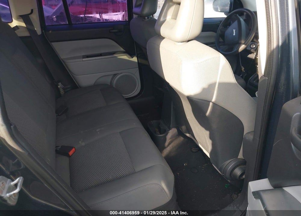 2007 JEEP COMPASS SPORT VIN: 1J8FT47W07D276032
