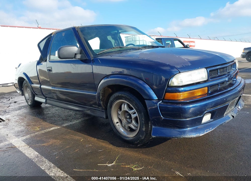 2001 CHEVROLET S-10 LS VIN: 1GCCS195518202802