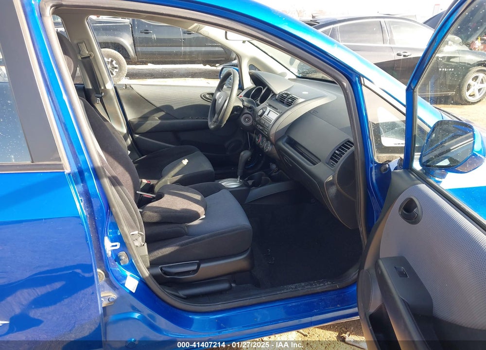 2007 HONDA FIT VIN: JHMGD38437S044888