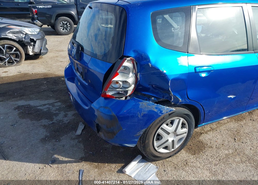 2007 HONDA FIT VIN: JHMGD38437S044888