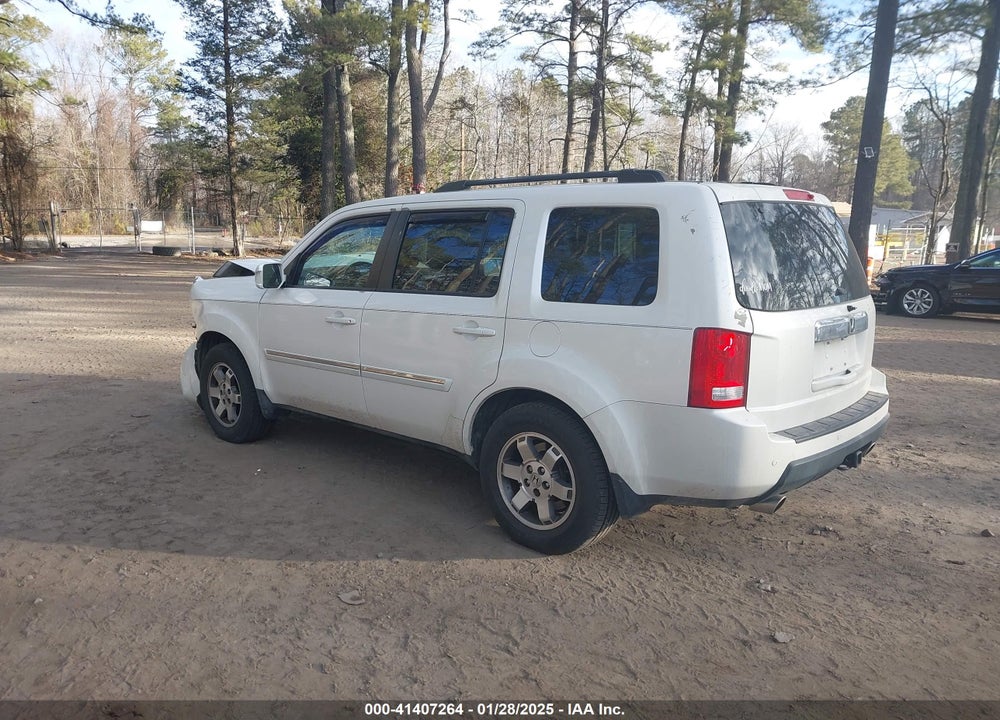 2011 HONDA PILOT TOURING VIN: 5FNYF4H96BB105979