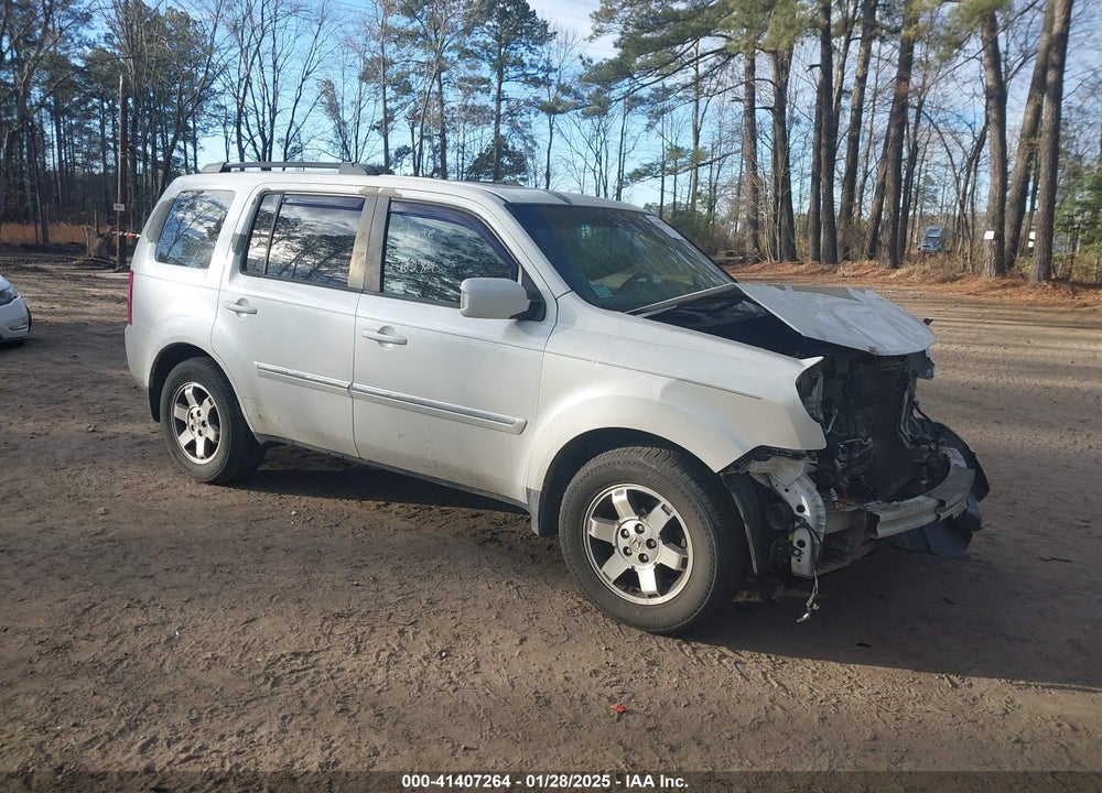 2011 HONDA PILOT TOURING VIN: 5FNYF4H96BB105979