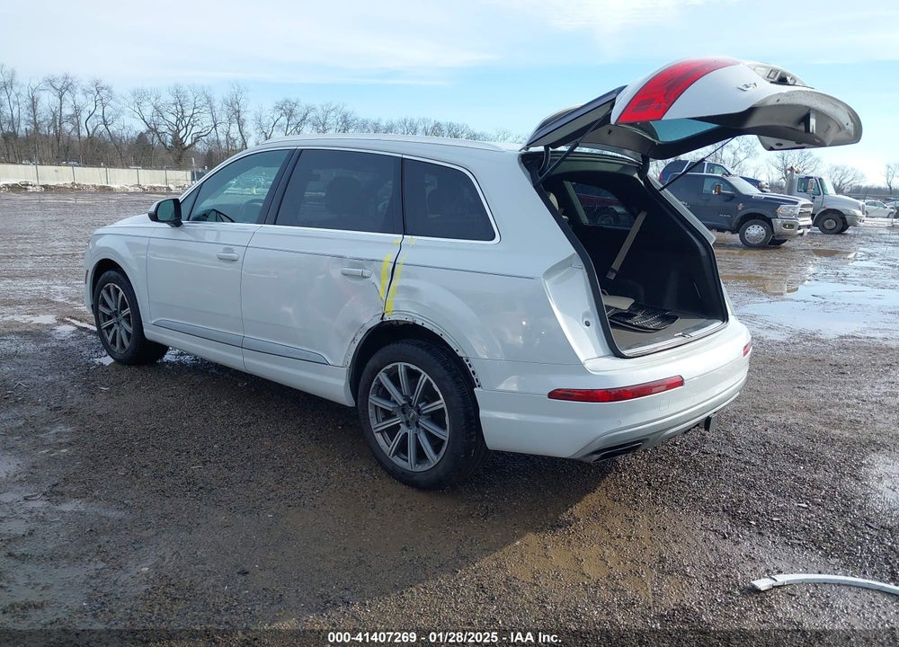 2018 AUDI Q7 3.0T PREMIUM VIN: WA1VAAF78JD039663