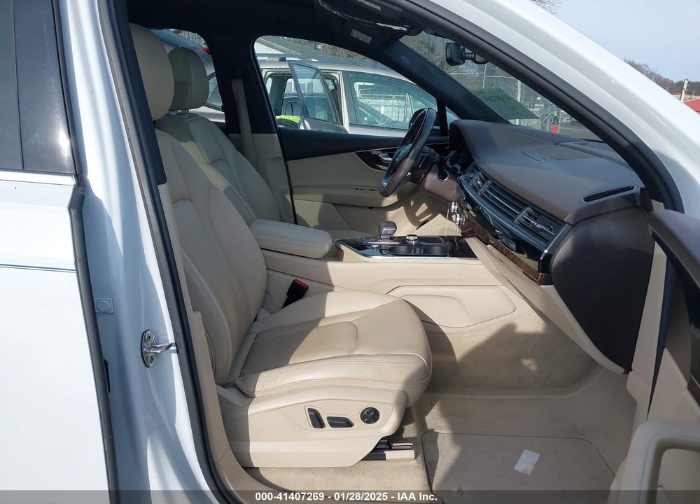 2018 AUDI Q7 3.0T PREMIUM VIN: WA1VAAF78JD039663