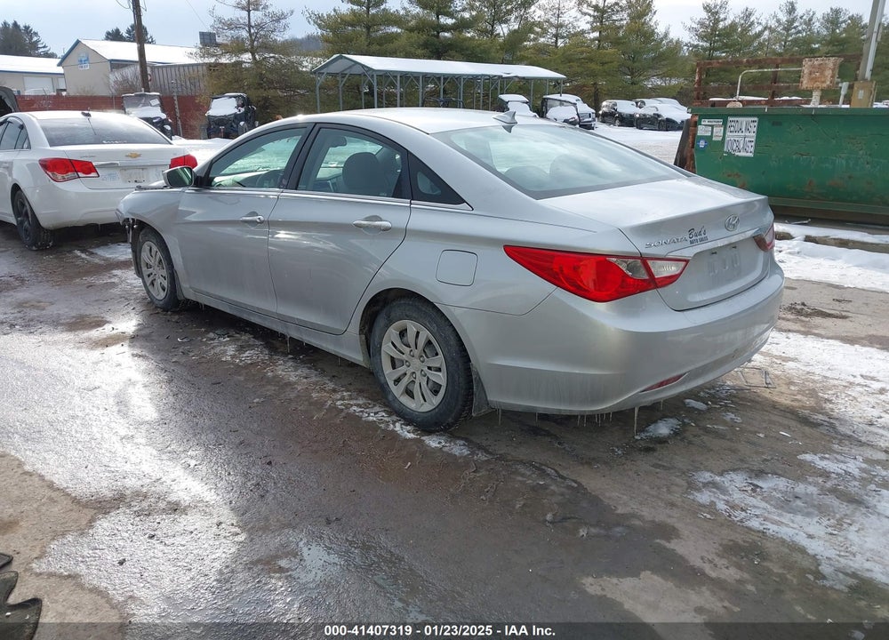 2013 HYUNDAI SONATA GLS VIN: 5NPEB4AC2DH517857