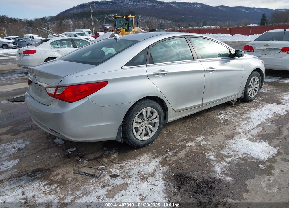 2013 HYUNDAI SONATA GLS VIN: 5NPEB4AC2DH517857