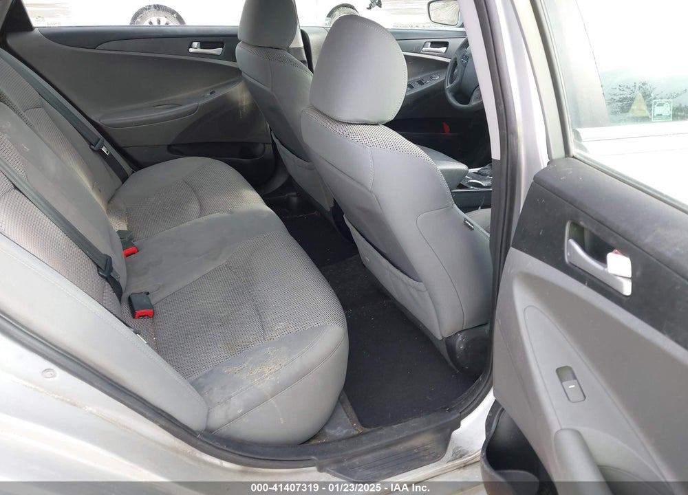 2013 HYUNDAI SONATA GLS VIN: 5NPEB4AC2DH517857