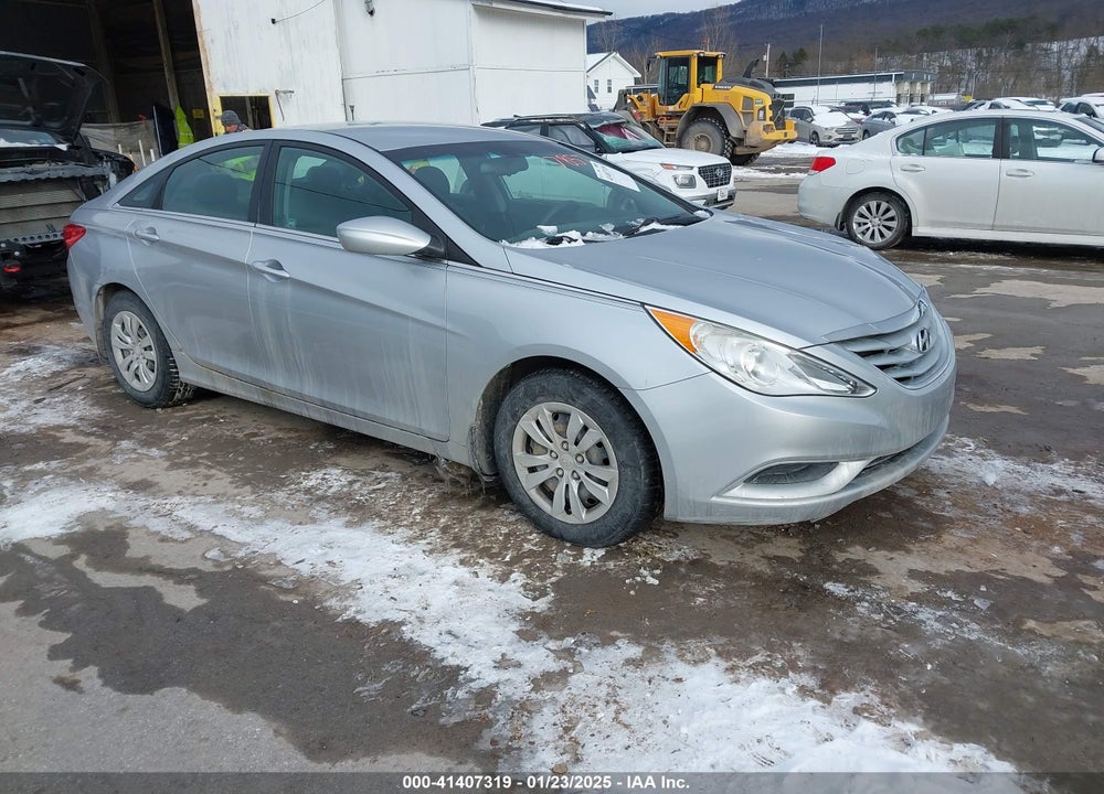2013 HYUNDAI SONATA GLS VIN: 5NPEB4AC2DH517857