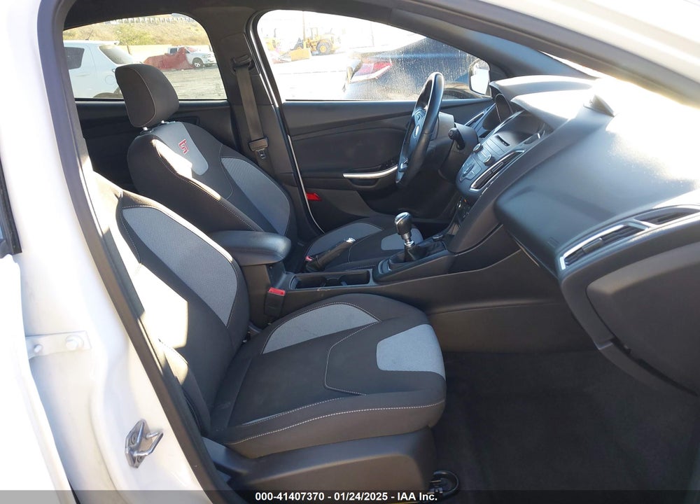 2017 FORD FOCUS VIN: 1FADP3L97HL205968
