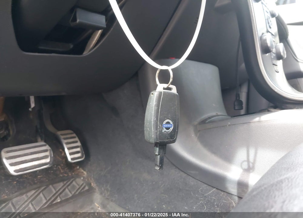 2010 VOLVO V50 VIN: YV1672MJ4A2557403