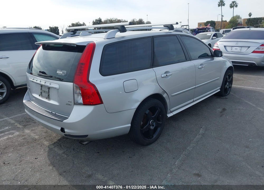 2010 VOLVO V50 VIN: YV1672MJ4A2557403