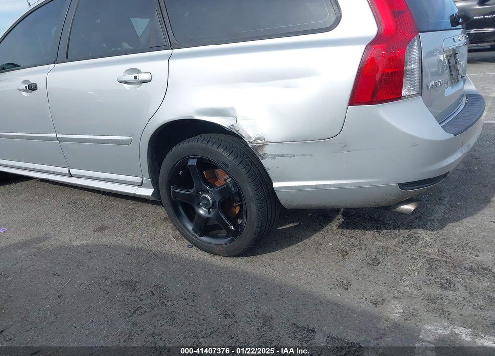 2010 VOLVO V50 VIN: YV1672MJ4A2557403