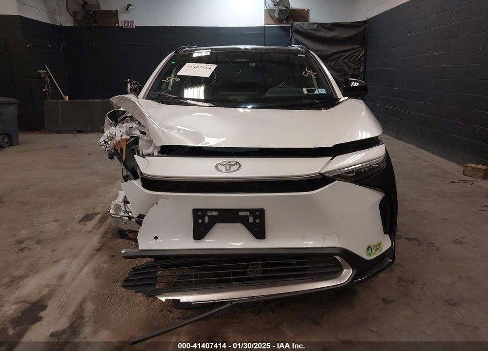 2024 TOYOTA BZ4X LIMITED VIN: JTMABACA6RA057237