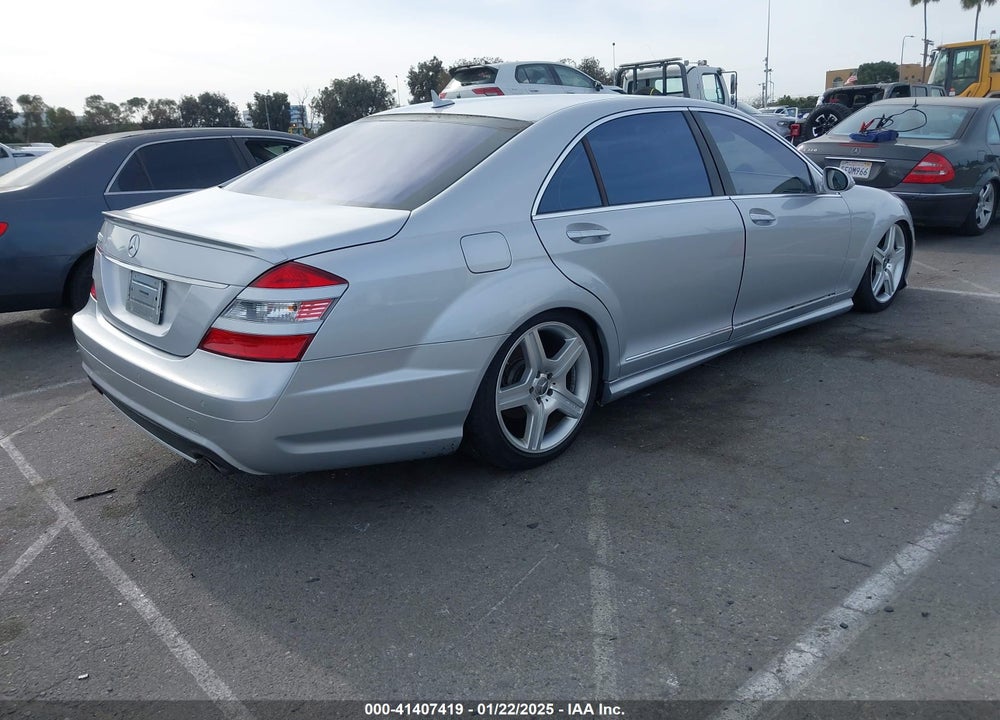 2007 MERCEDES-BENZ S 550 VIN: WDDNG71X07A109896