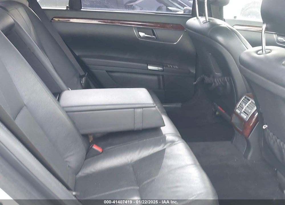 2007 MERCEDES-BENZ S 550 VIN: WDDNG71X07A109896