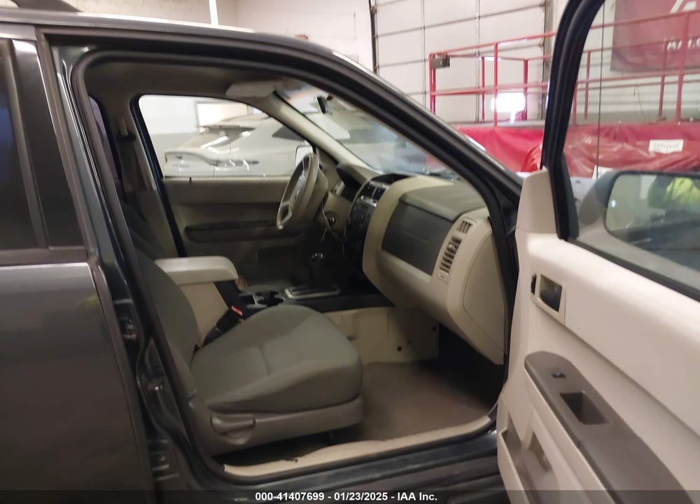 2008 FORD ESCAPE XLS VIN: 1FMCU02Z88KC80632