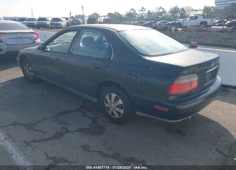 1997 HONDA ACCORD DX VIN: 1HGTB5622VA476216