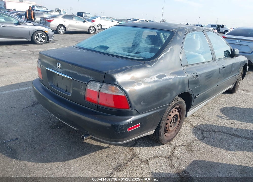 1997 HONDA ACCORD DX VIN: 1HGTB5622VA476216