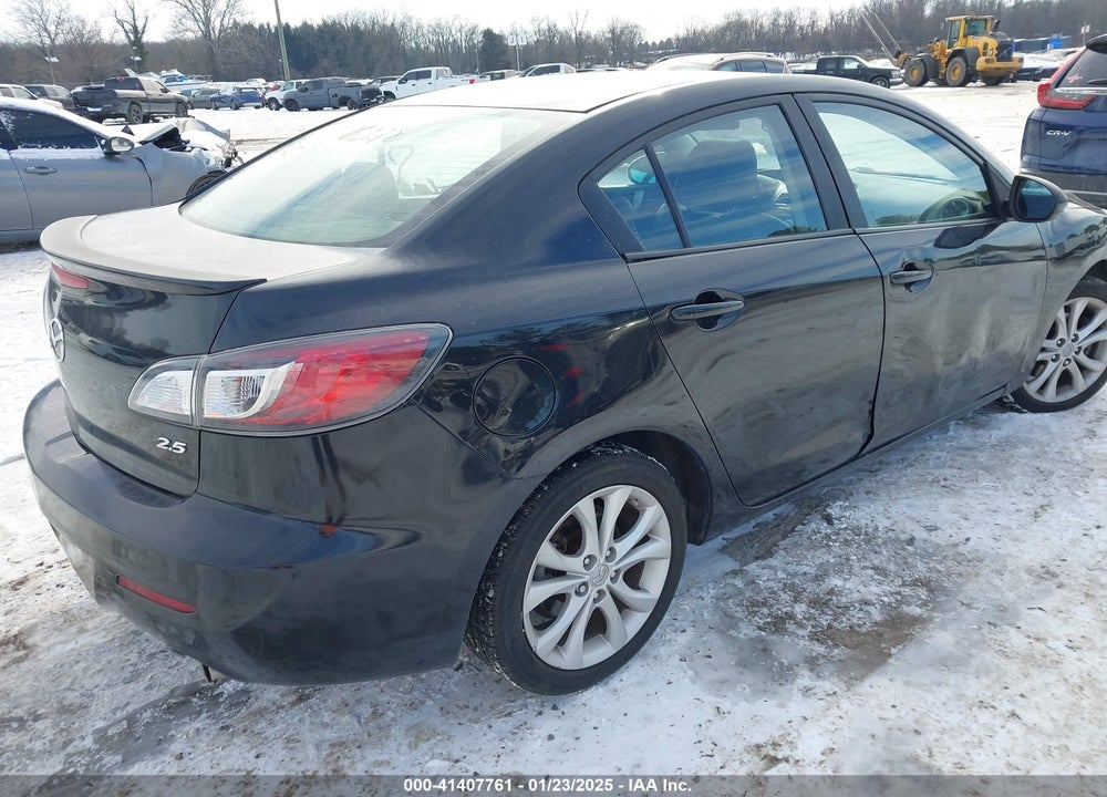 2011 MAZDA 3 VIN: JM1BL1W66B1390195