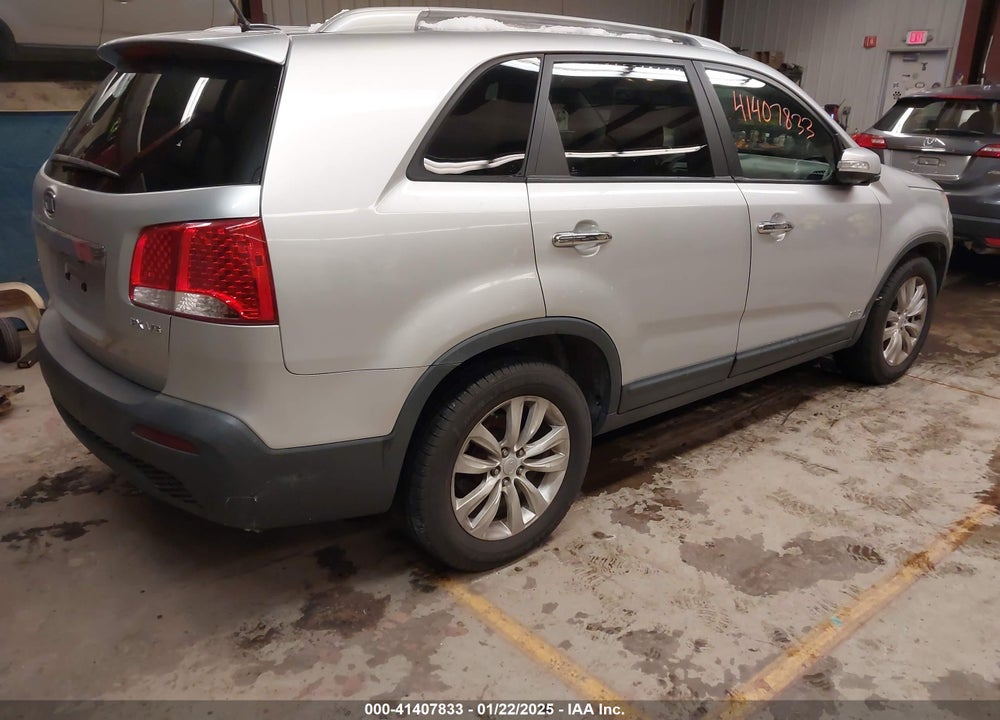 2011 KIA SORENTO EX V6 VIN: 5XYKUDA27BG043073