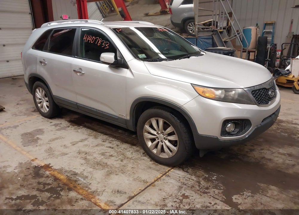 2011 KIA SORENTO EX V6 VIN: 5XYKUDA27BG043073