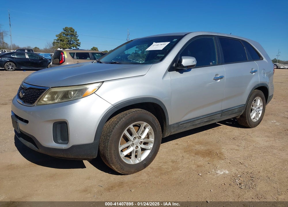 2015 KIA SORENTO LX VIN: 5XYKT3A63FG595644