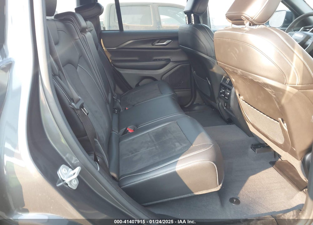 2023 JEEP GRAND CHEROKEE VIN: 1C4RJGAG7PC647982