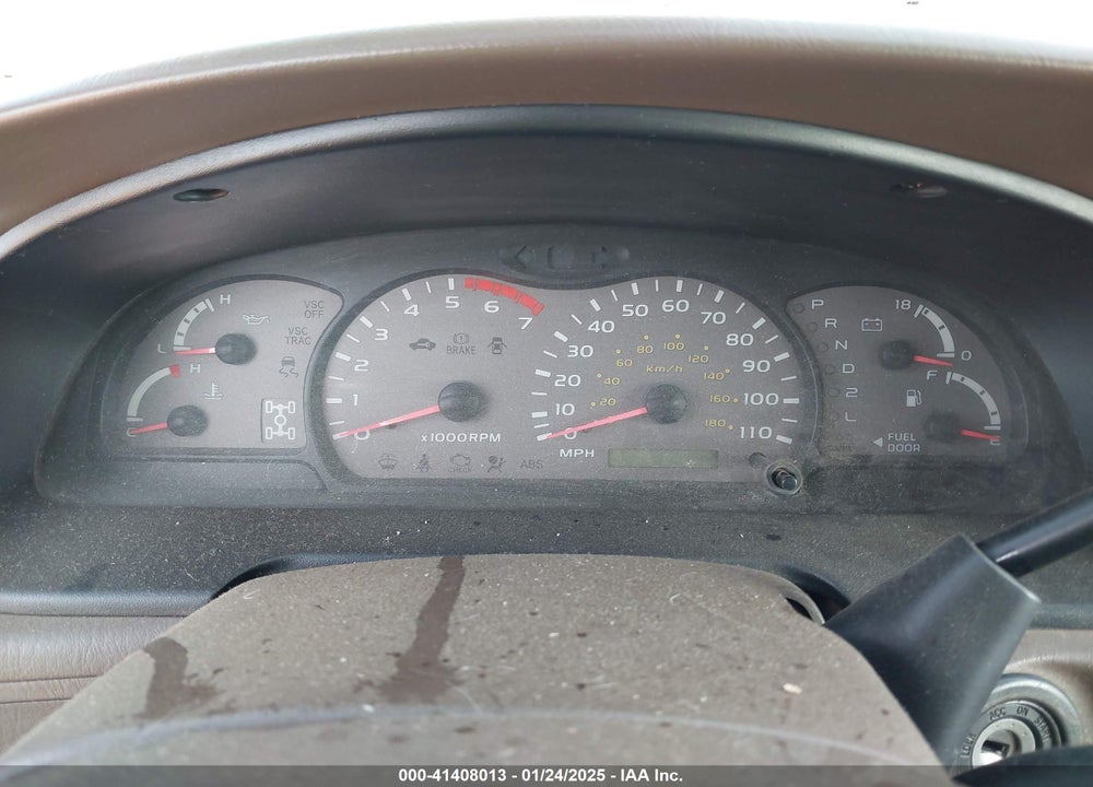 2004 TOYOTA SEQUOIA SR5 V8 VIN: 5TDBT44A84S211931