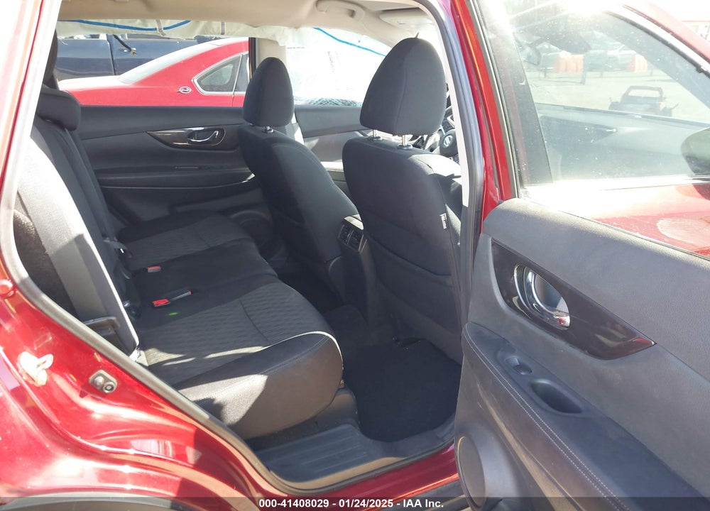 2019 NISSAN ROGUE SV VIN: 5N1AT2MVXKC801738