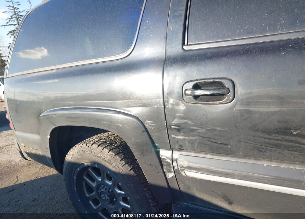 2001 CHEVROLET SUBURBAN 1500 LT VIN: 3GNFK16T31G107091