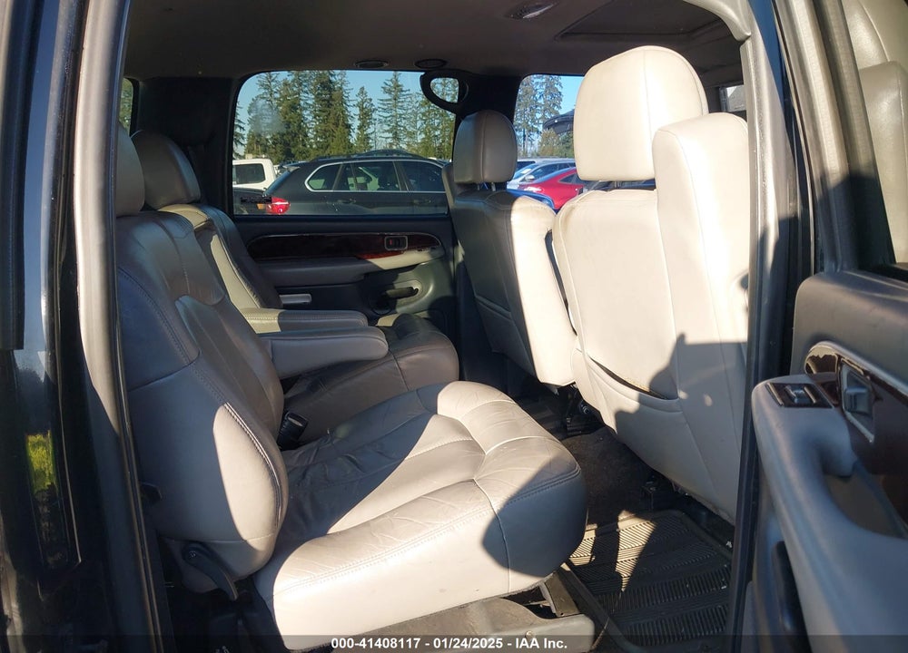 2001 CHEVROLET SUBURBAN 1500 LT VIN: 3GNFK16T31G107091