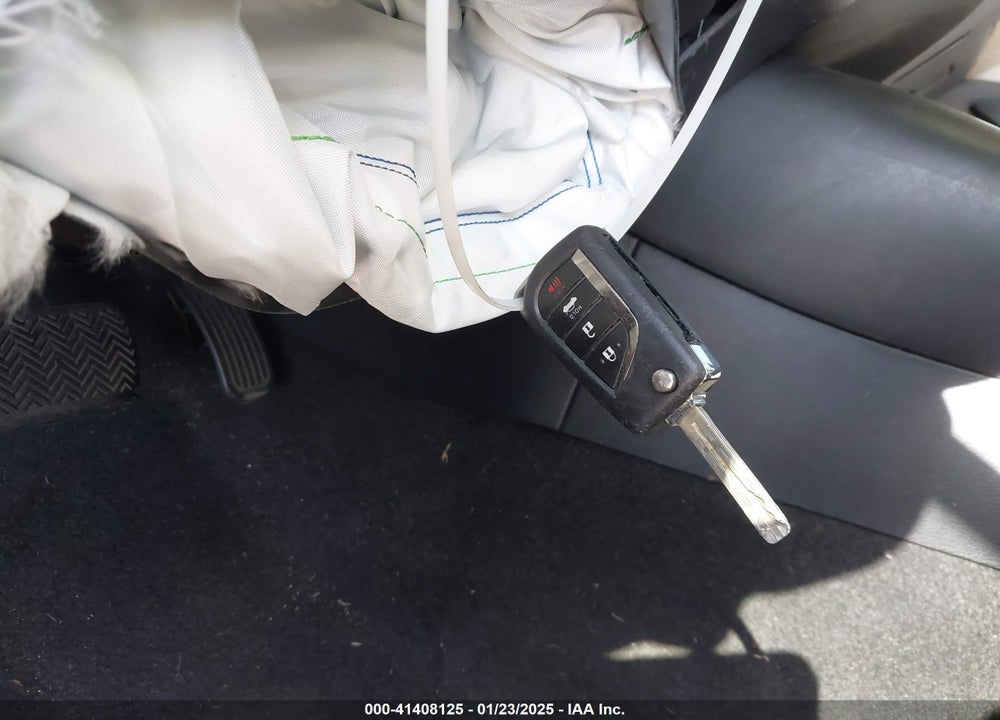 2020 TOYOTA COROLLA LE VIN: 5YFEPRAE6LP042487