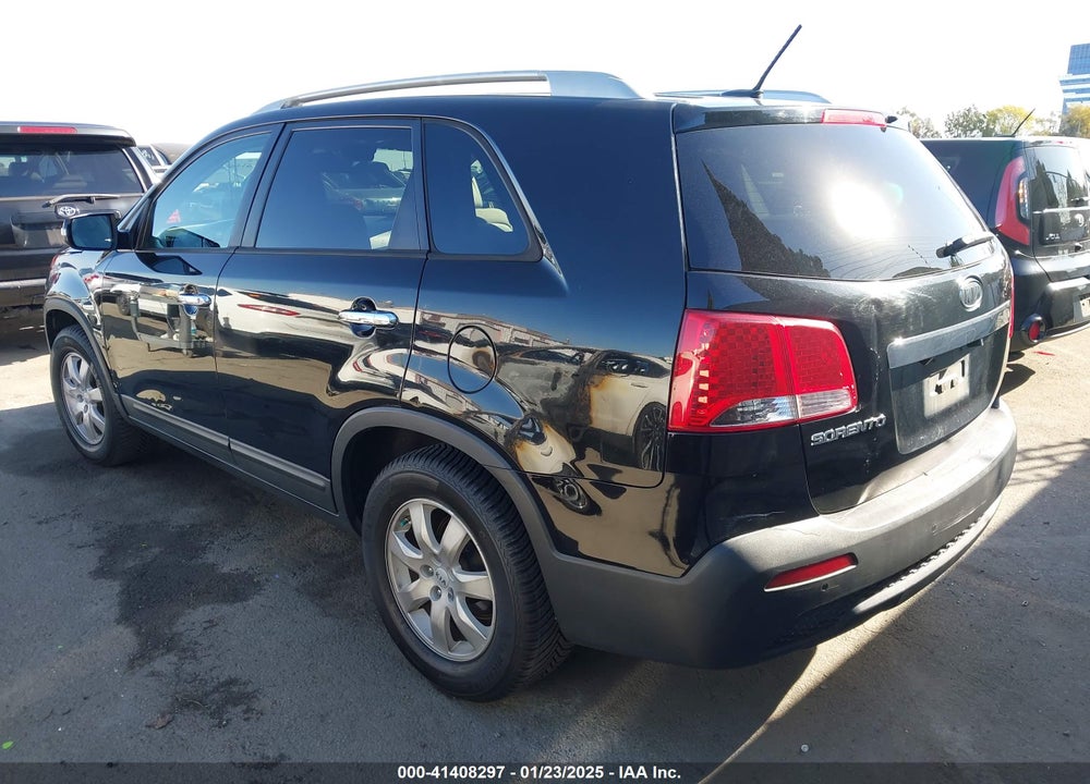 2012 KIA SORENTO LX VIN: 5XYKT4A62CG257511